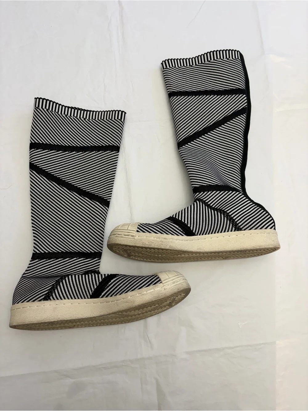 adidas eye catching